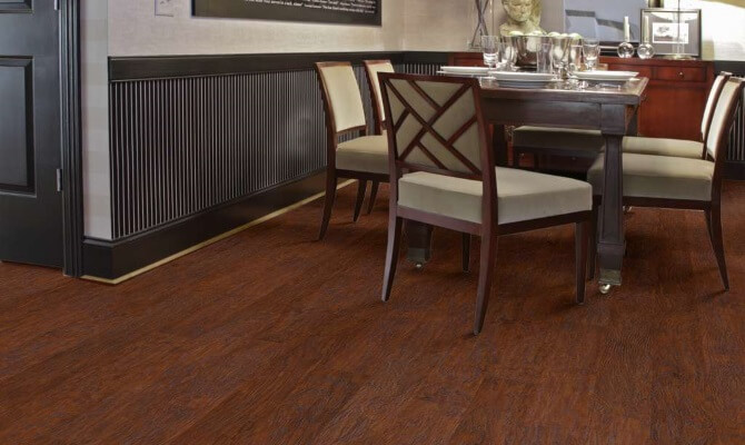 smart casual dining room with laminate flooring